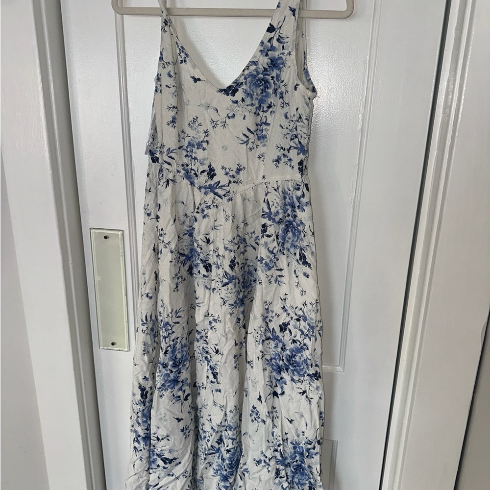Lulu’s Floral Blue and White Women's Dress